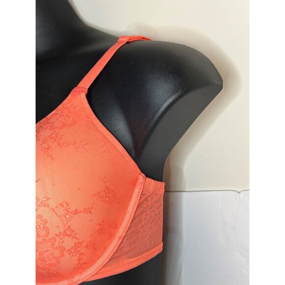 Coral Lace Underwire Adjustable strap Bra with Floral Detail - Picture 2 of 9